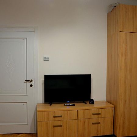Brand New Apartment In City Center Lviv Luaran gambar