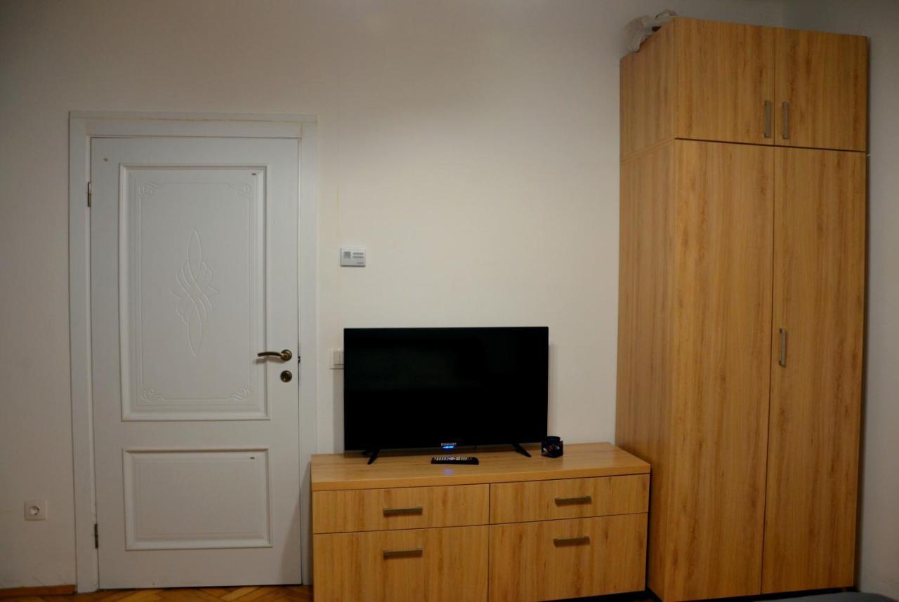 Brand New Apartment In City Center Lviv Luaran gambar
